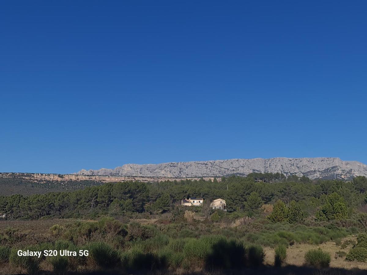 Mas Gabelys Superbe Vue Sainte Victoire Jardin Terrasse Et Piscine Trets Exterior foto