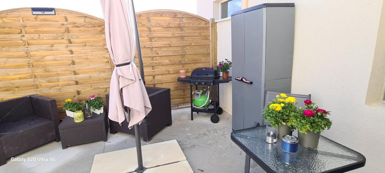 Mas Gabelys Superbe Vue Sainte Victoire Jardin Terrasse Et Piscine Trets Exterior foto