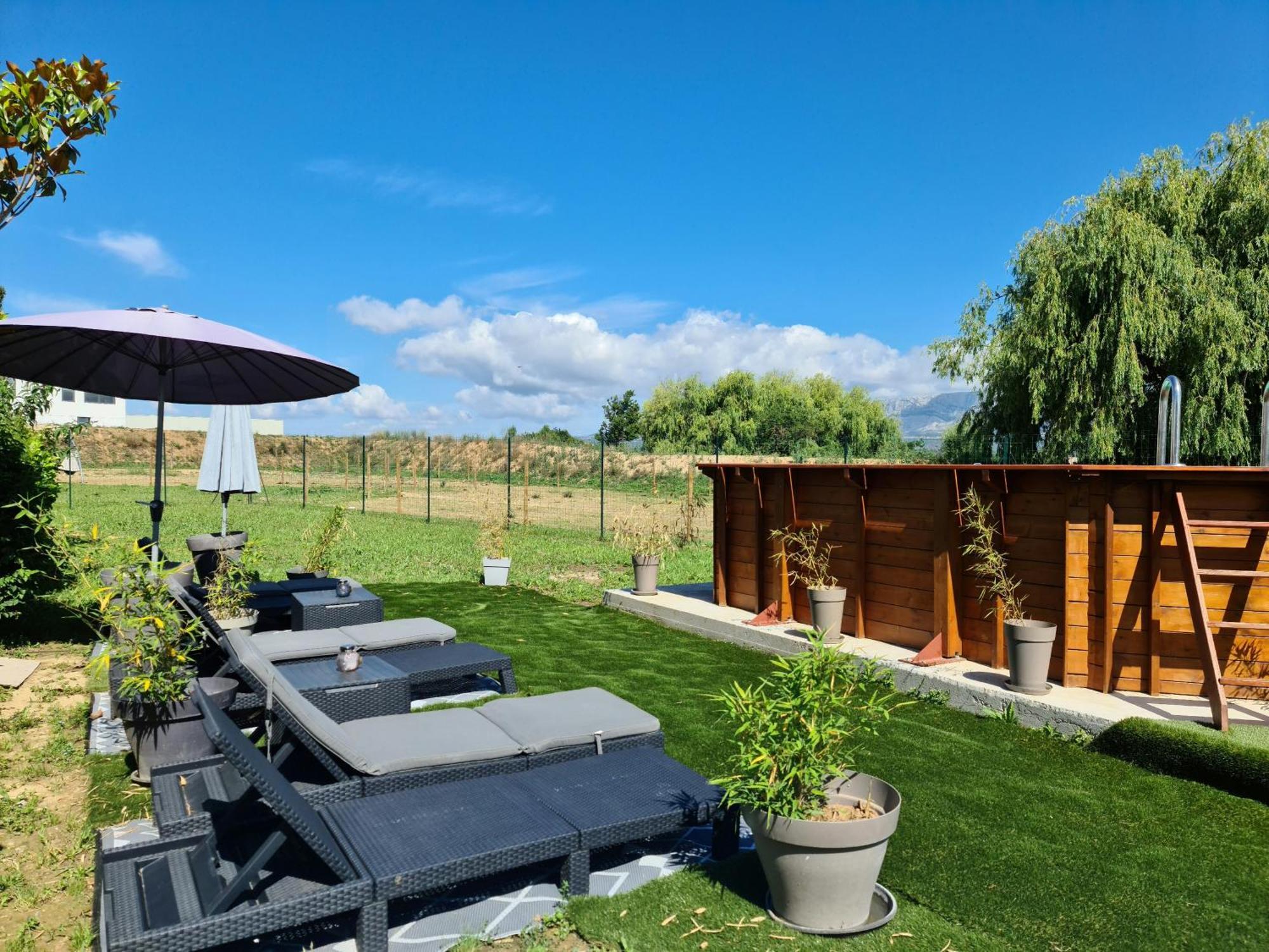 Mas Gabelys Superbe Vue Sainte Victoire Jardin Terrasse Et Piscine Trets Exterior foto